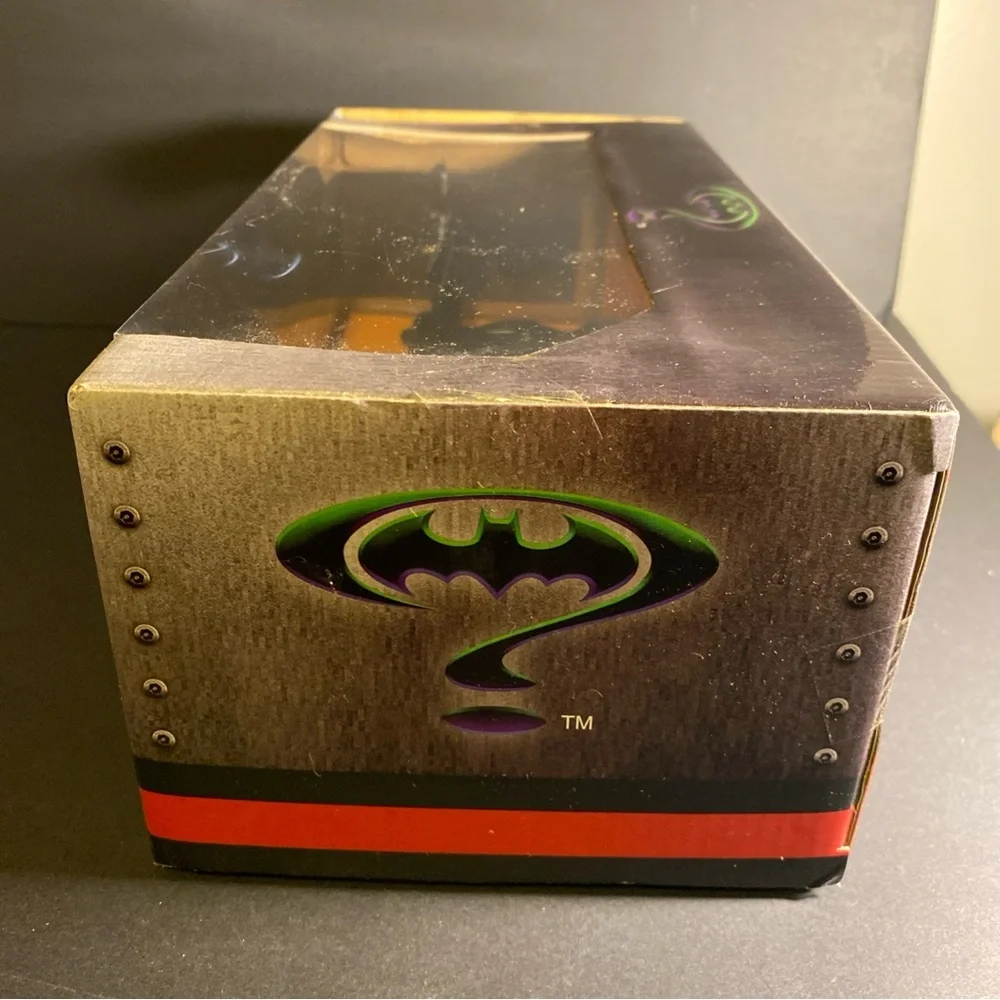 NEW Jada Toys 98036 Batman Forever BATMOBILE 1:24 Scale Vehicle‎ w/Batman Figure